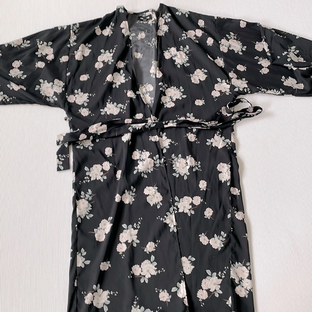 Express one size fits all black, pink floral, kimono robe cover-up with tie